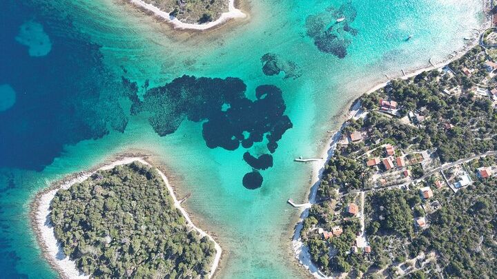 Blue Lagoon Tour from Split with Bottled Water and Wine Included