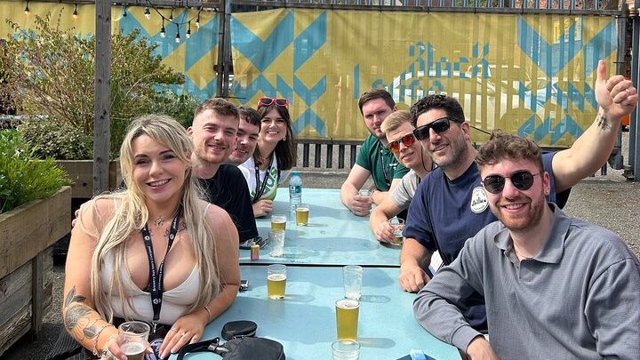 Liverpool: Beer and Brewery Bus Small-Group Half-Day Tour