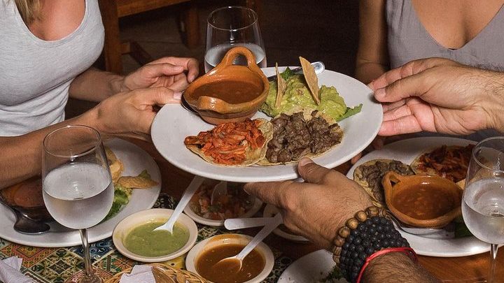 Cancun Taco and Beer Tour: Best Local Spots with Drinks