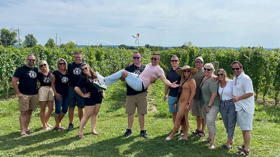 Niagara Wine Tour With Lunch, Tastings, And Transfers