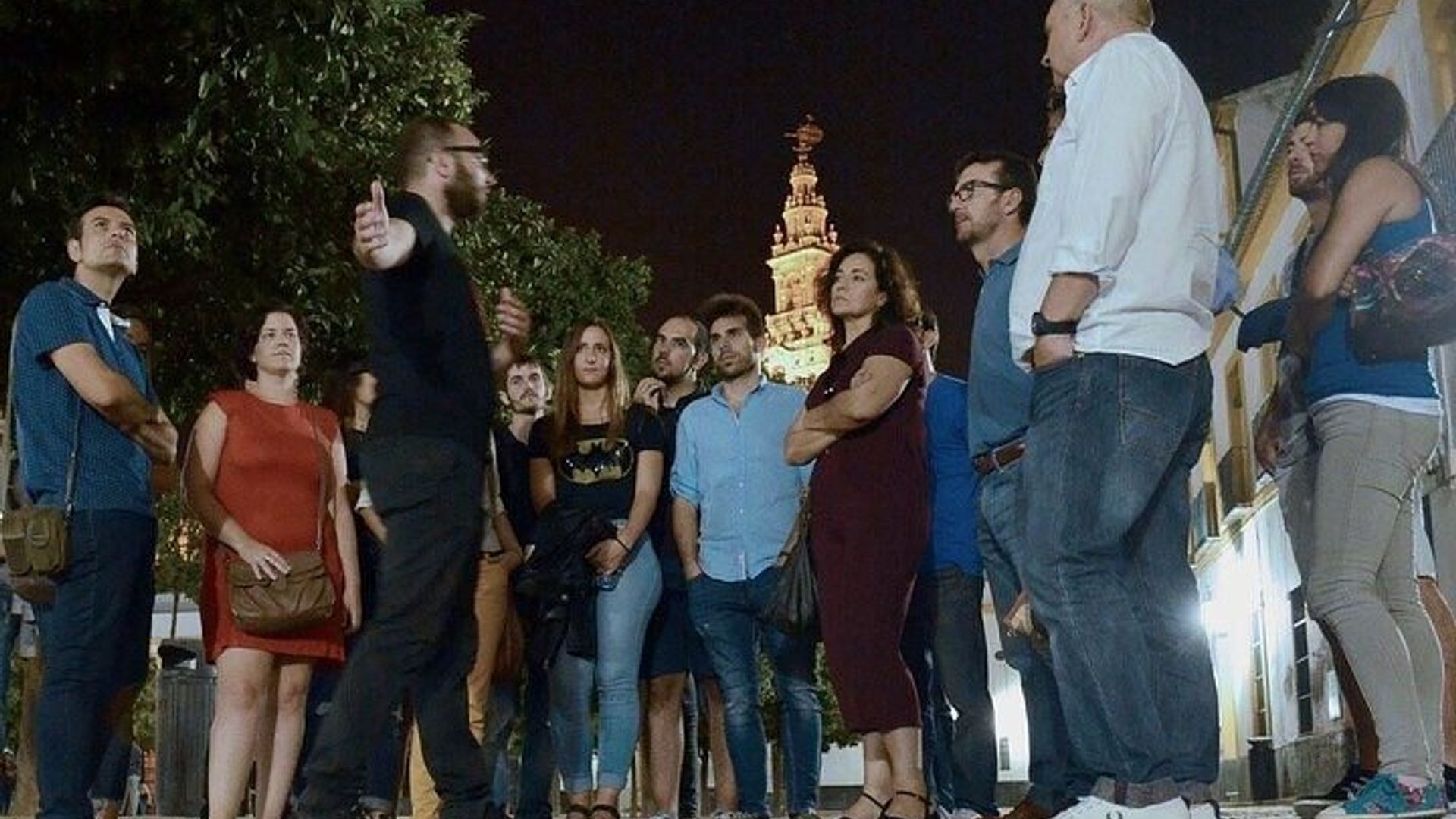 Small Group Tour to Cathedral and Giralda Direct Entrance