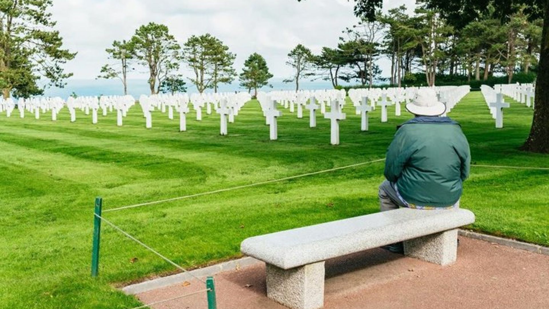 Paris to Normandy D-Day Landing Beaches Tour With Lunch