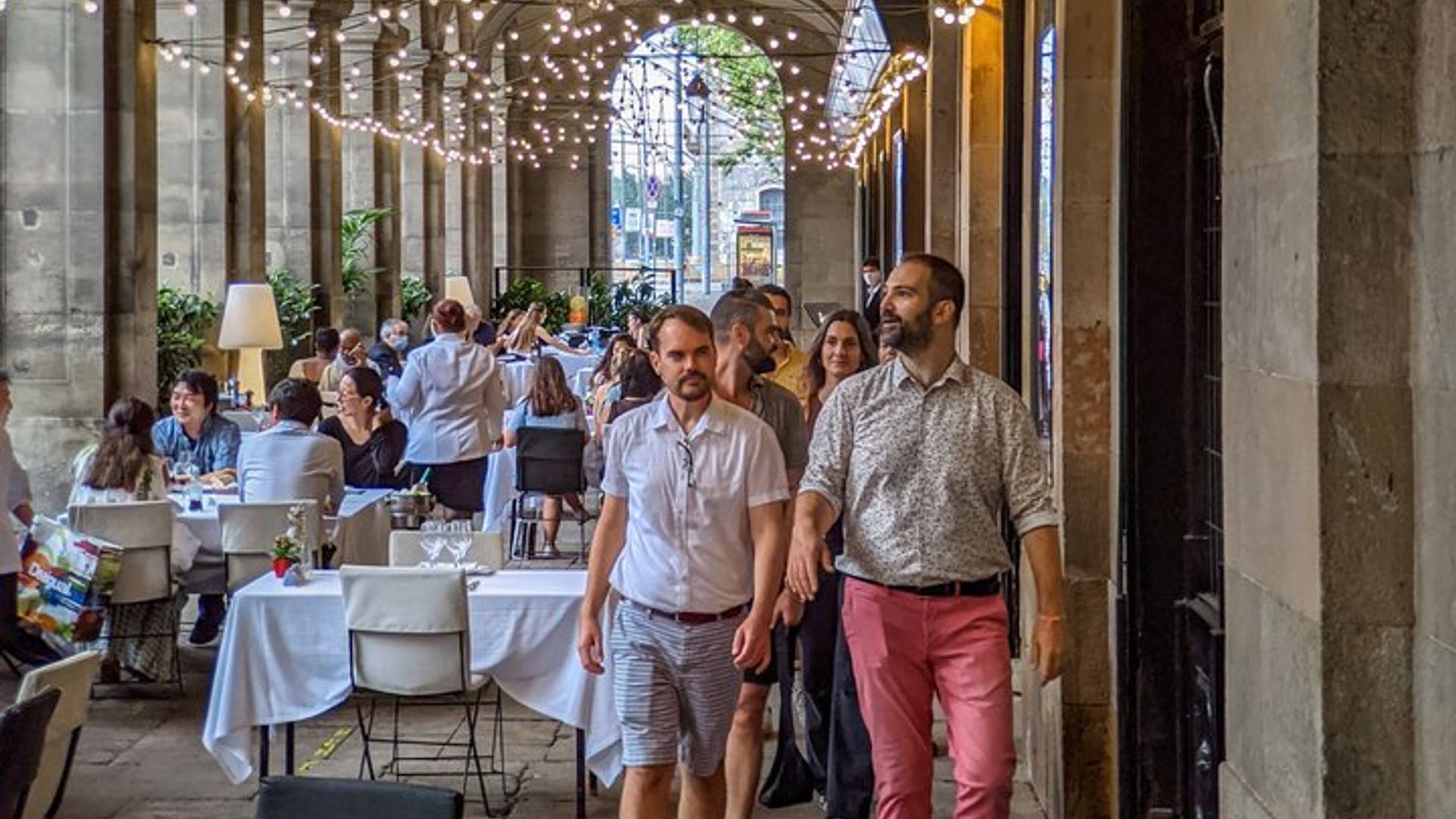 Barcelona Life and Dine Gourmet Food and Culture Tour
