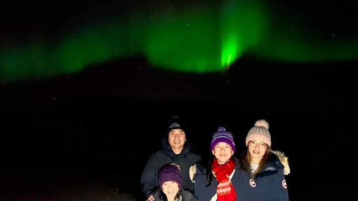 Reykjavik: Private Northern Lights Guided Tour With Photos