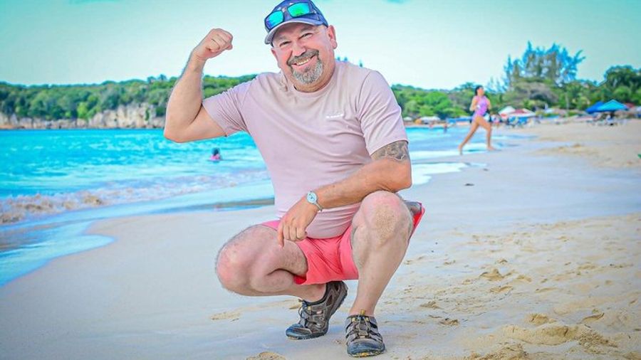 Small Group Buggy Tour to Water Cave and Macao Beach