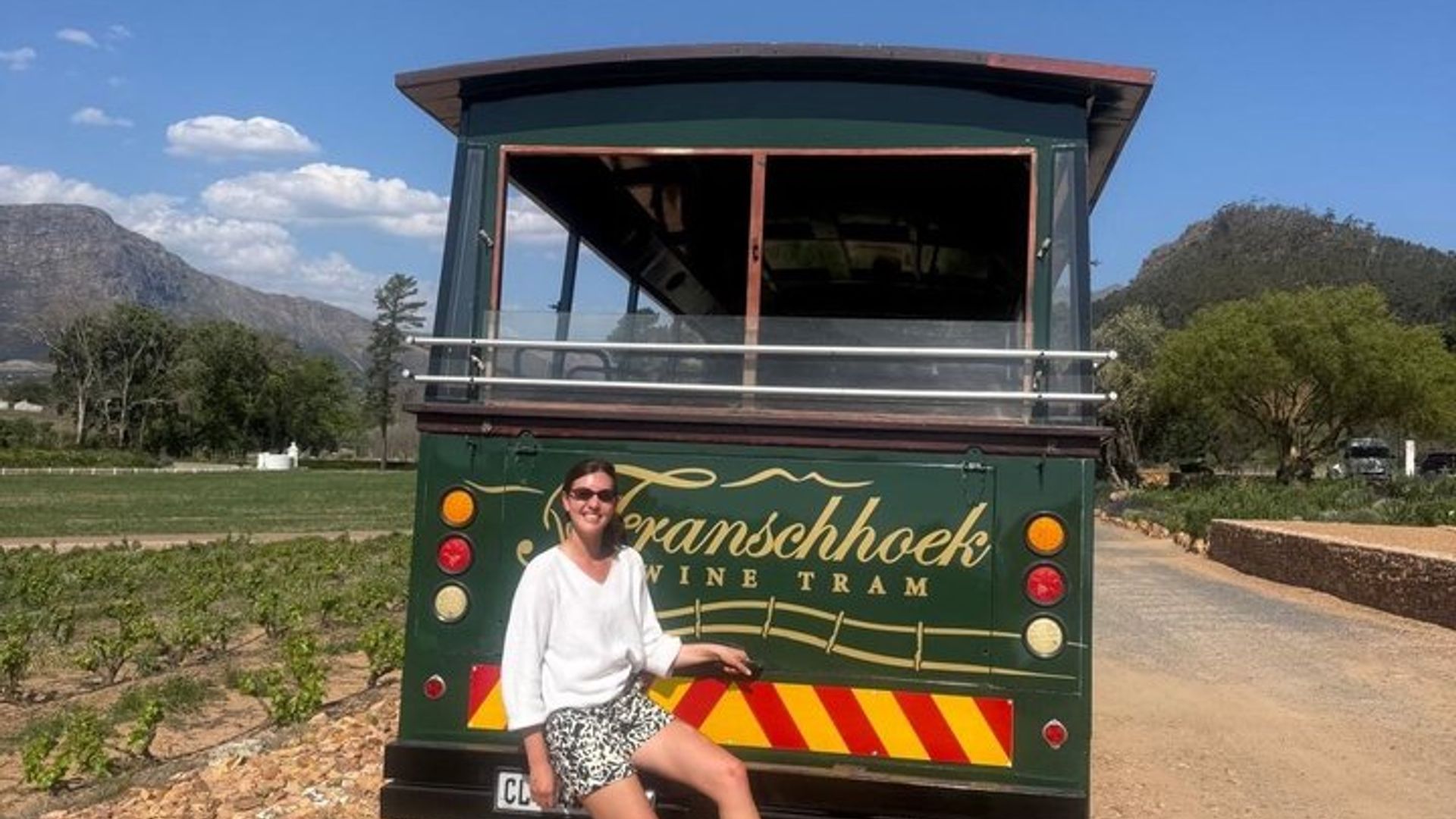 Experiencia de tranvía de vino Franschhoek Hop On Hop Off de día completo