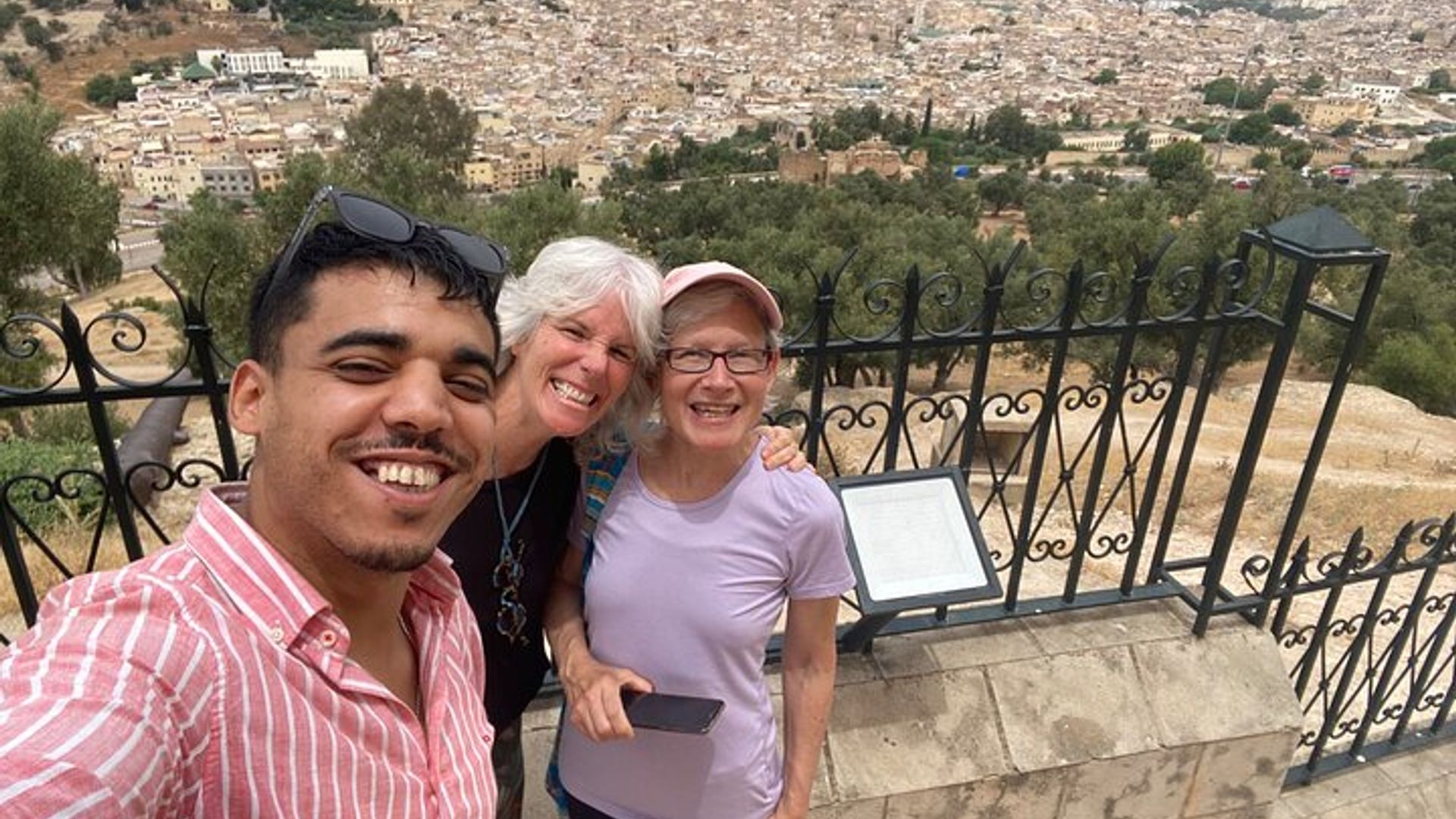 Private Guided Fez Medina Tour with Artisan Visits – Walking Tour