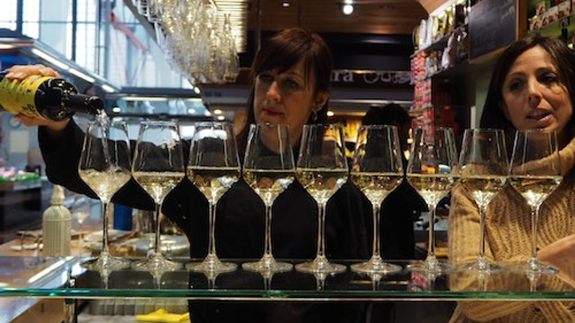 Barcelona: Food Market Lunch Tour with Wine Pairing