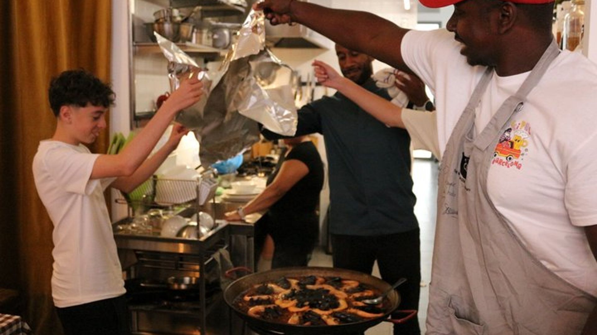 Food experience: Tapas, Paella and Wine Pairing