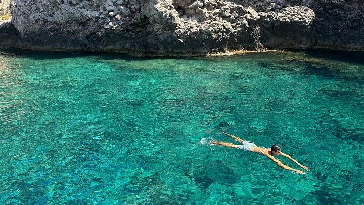 Taormina: Boat Tour With Wine and Snacks