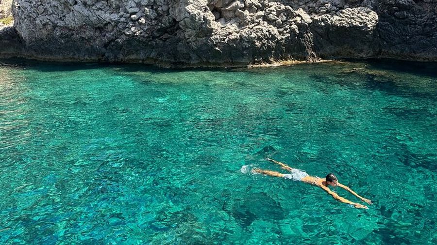 Taormina: Boat Tour With Wine and Snacks