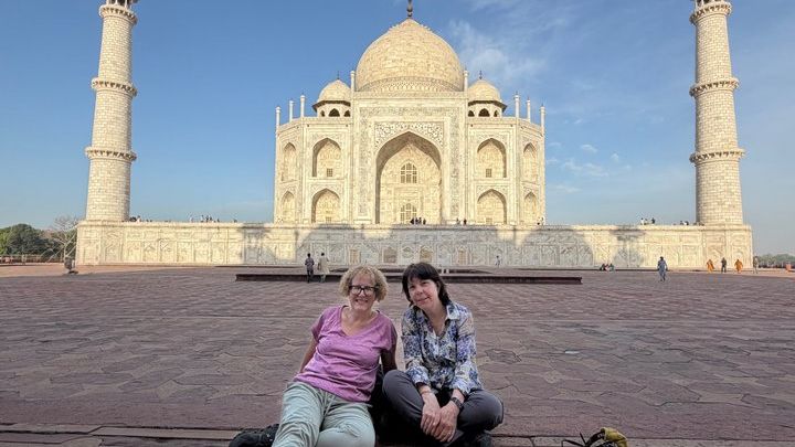 Taj Mahal skip the line luxury tour with guide