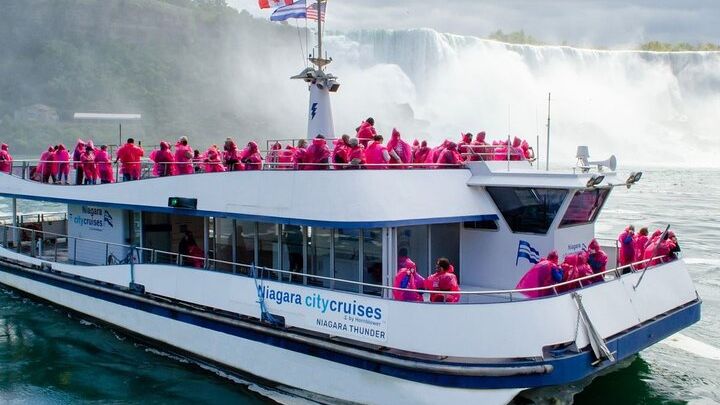 Niagara Falls Walking Tour With Boat Cruise