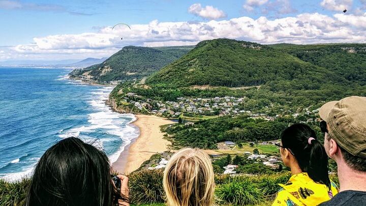 Wildlife, Waterfalls and Wine Day Tour from Sydney