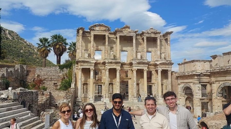 Kusadasi to Ephesus & Mary's House Small-Group Tour with Lunch