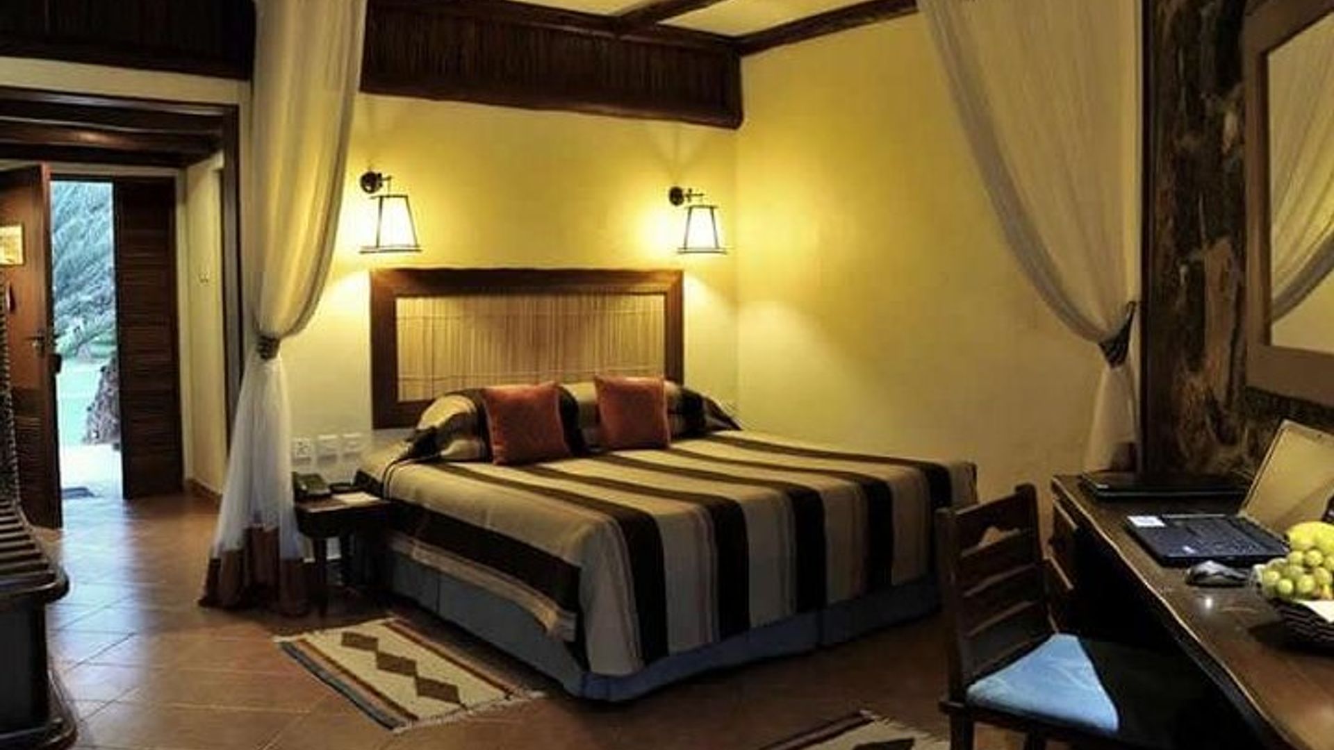 4 วัน Amboseli, Tsavo West Tsavo East Safari สุดหรู (ขั้นต่ำ 2 คน)