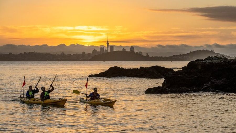 Sunset kayak tour to Rangitoto Island | Auckland
