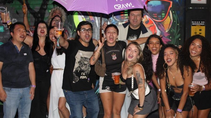 São Paulo Group Bar Crawl with entry and drinks