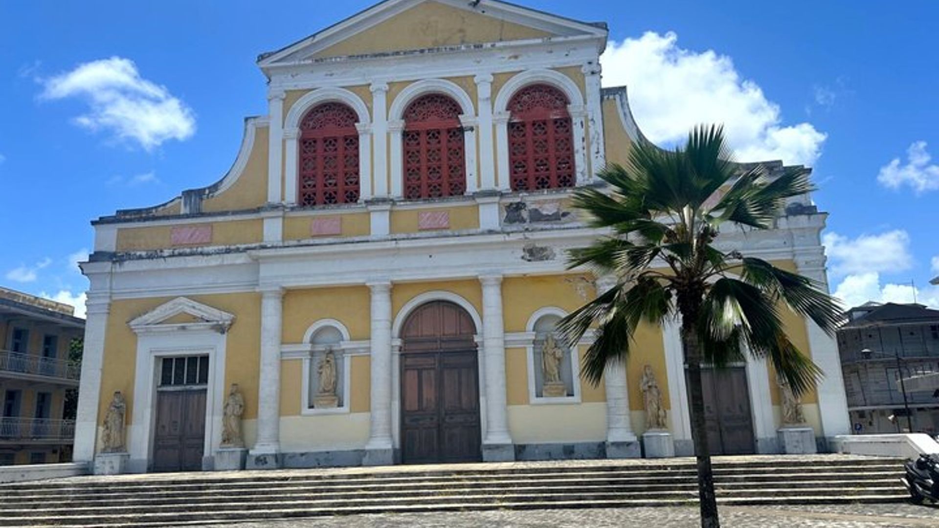 Tour a pie autoguiado Pointe a Pitre con desafíos