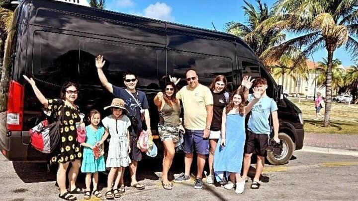 Half-Day Aruba Sightseeing Tour & Beach in an Air-condition Bus