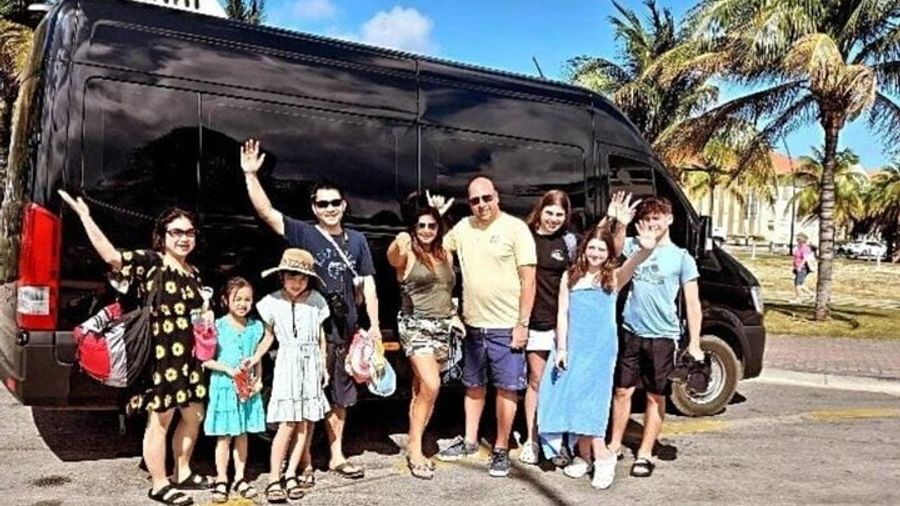Half-Day Aruba Sightseeing Tour & Beach in an Air-condition Bus