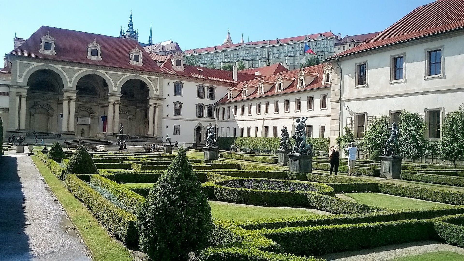 Must-sees of Prague guided tour with Wallenstein Palace Gardens
