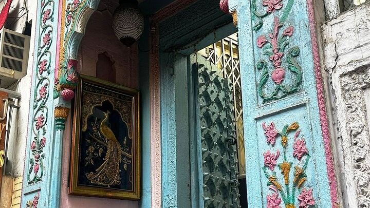 Old Delhi Heritage Walking Tour with Food and Rickshaw Rides