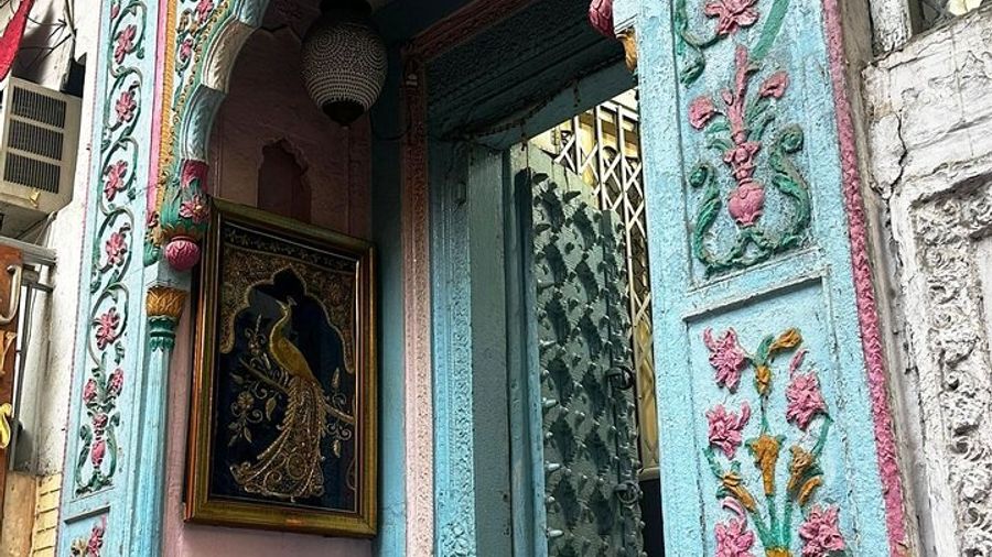Old Delhi Heritage Walking Tour with Food and Rickshaw Rides
