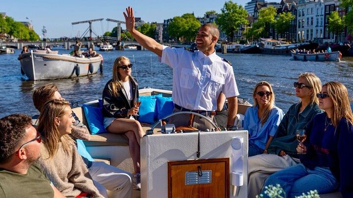 Amsterdam: Electric Boat Canal Cruise