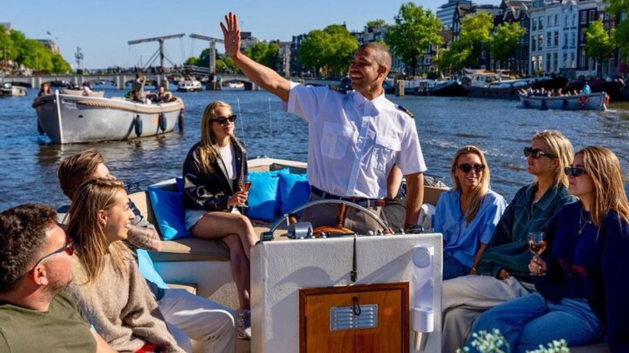 Amsterdam: Electric Boat Canal Cruise With Optional Open Bar