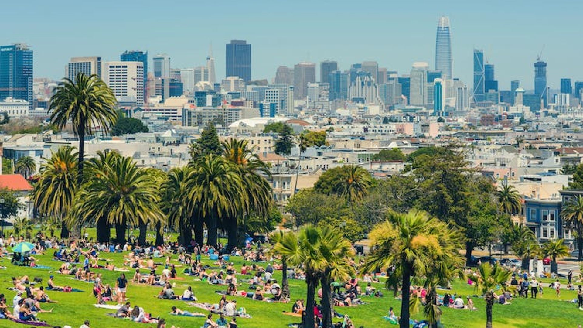 Tour San Francisco's hidden gems of Castro in a city exploration game image 2