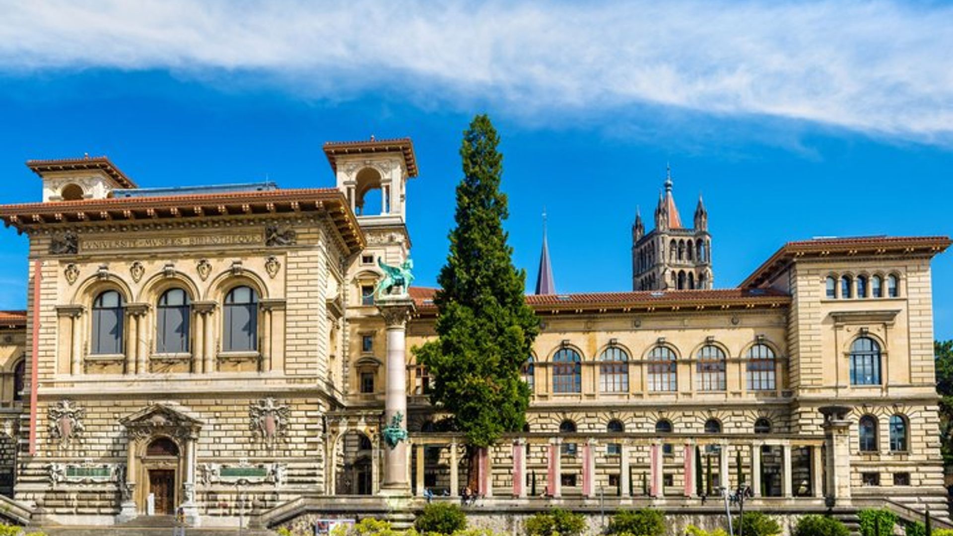 Visita guiada a pie por el casco antiguo de Lausana en grupo