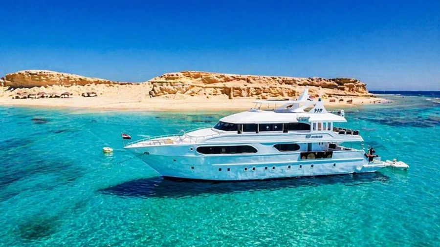 Ras Mohammed & White Island Cruise optional Diving And Snorkeling