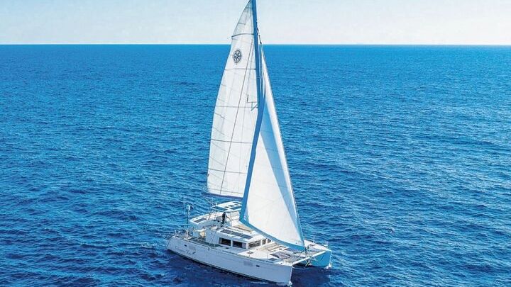4 Hours Exclusive 45' Lagoon Catamaran Experience