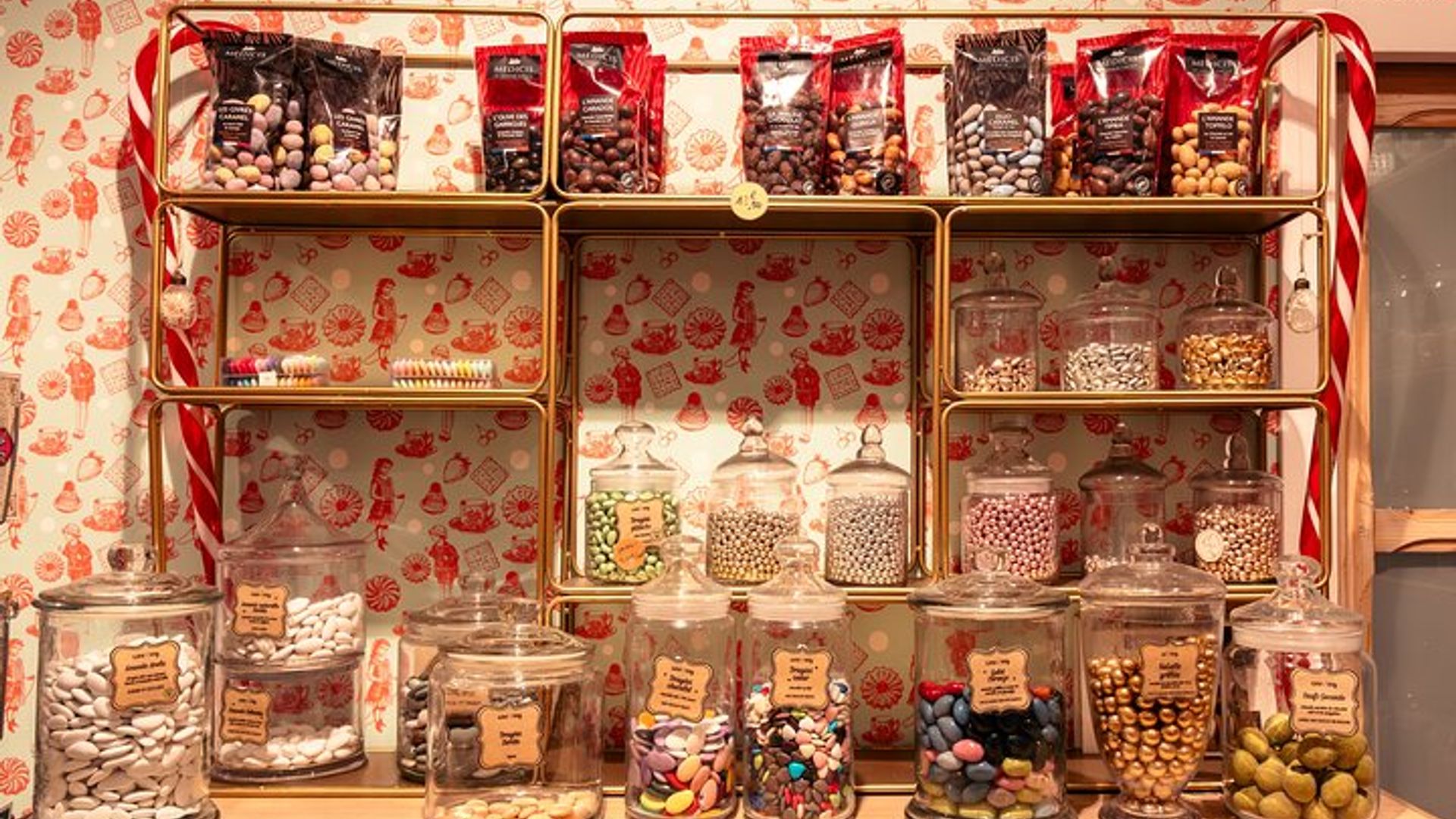 Lyon Old Town Food Tasting Walking Tour With Lunch