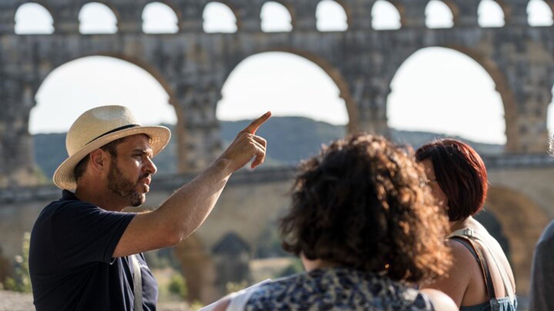 Excursion d'une journée en petit groupe dans les villages perchés de Provence au départ d'Avignon