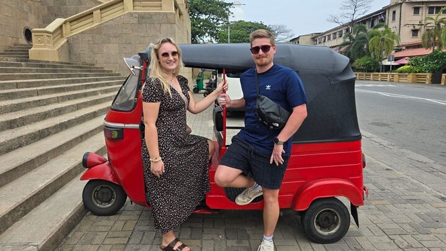 Colombo Private Heritage and Cultural Temples Tuk-Tuk Tour