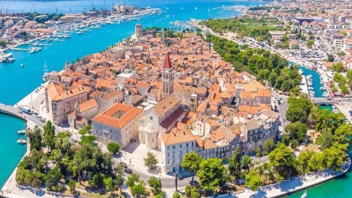 Split and Trogir Private Tour With Hotel Pickup and Drop-off