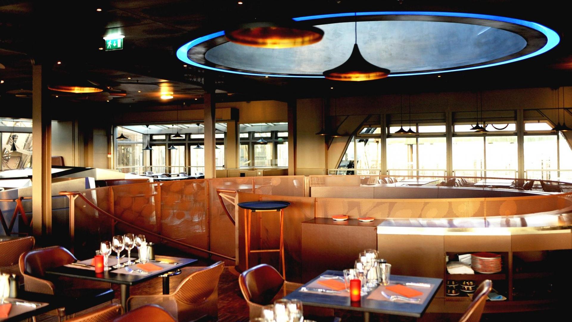 Paris: Dinner at the Eiffel Tower, Cruise & Moulin Rouge