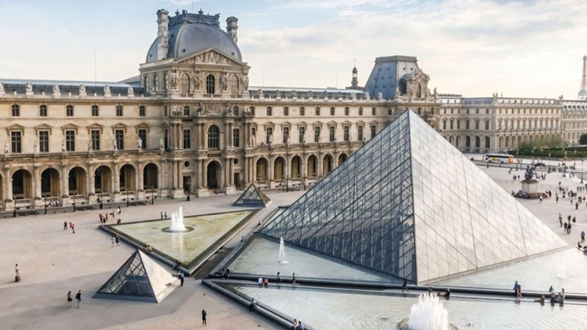 Skip-the-Line Louvre Museum Guided Tour with Mona Lisa Masterpiec