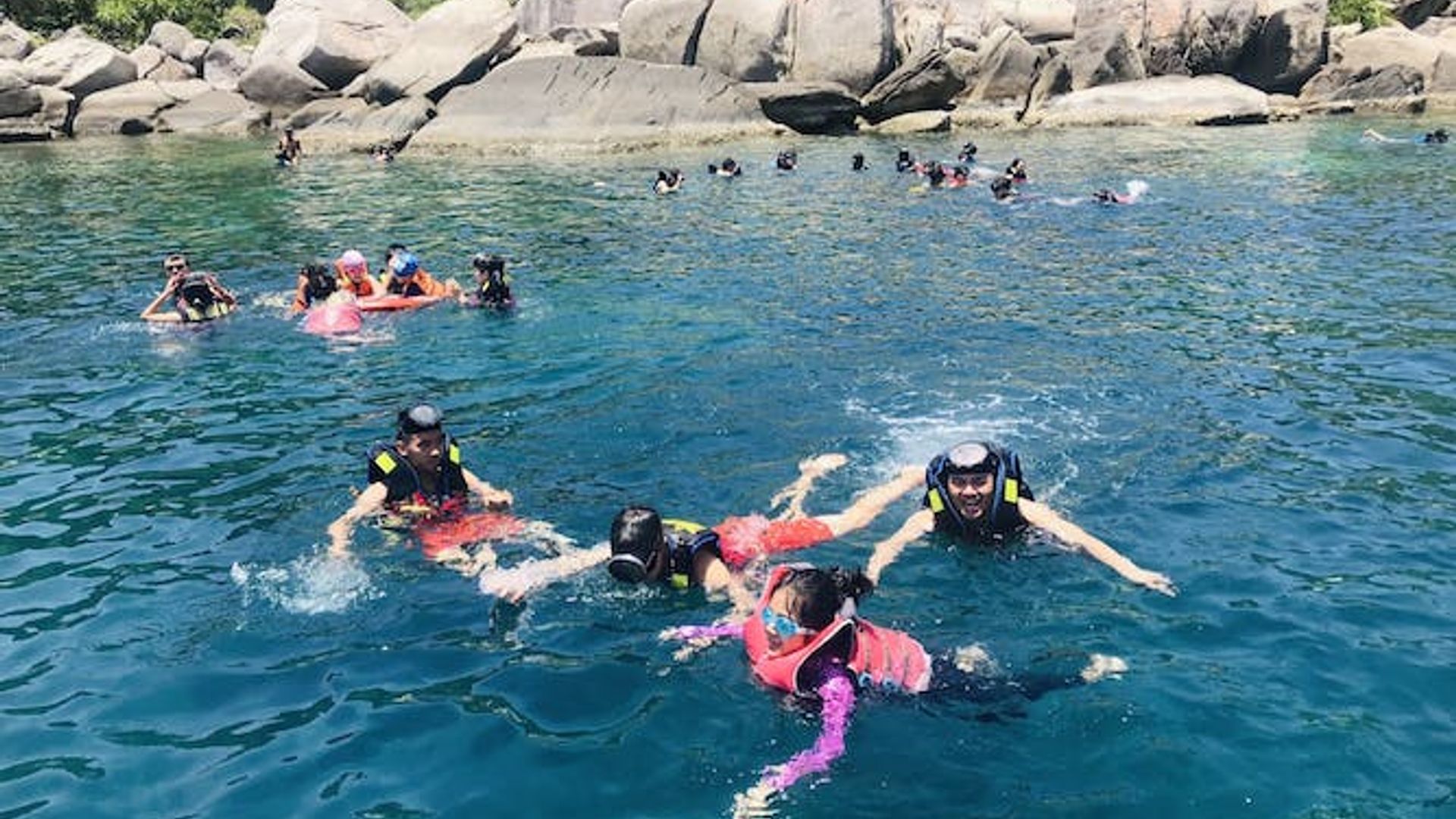 Full-day Cham Island Tour and Snorkeling
