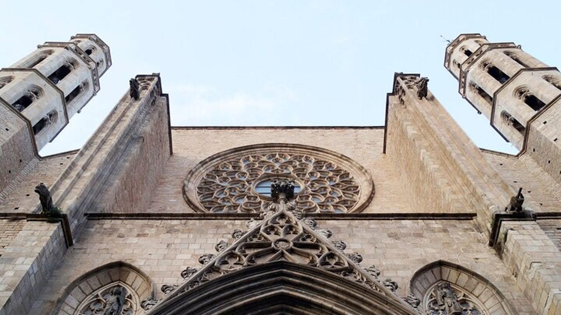 Santa Maria del Mar Basilica in Barcelona Ticket & Hosted Access
