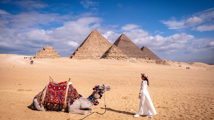Cairo and Giza Private Full-Day Highlights Tour from Hurghada