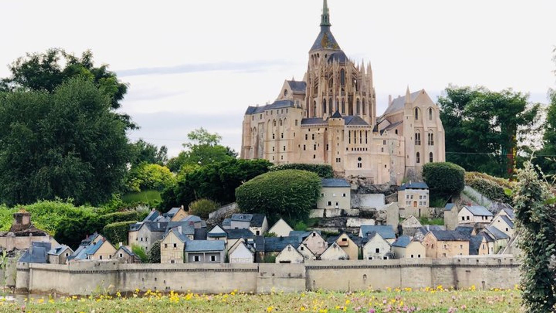Private Mont St Michel Tour from Le Havre in Mandarin