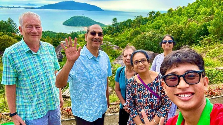 Hue Guided Tour via Hai Van Pass with Lunch