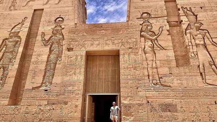 4-Days 3-Nights Cruise From Aswan To Luxor including Abu Simbel Hot Air Balloon