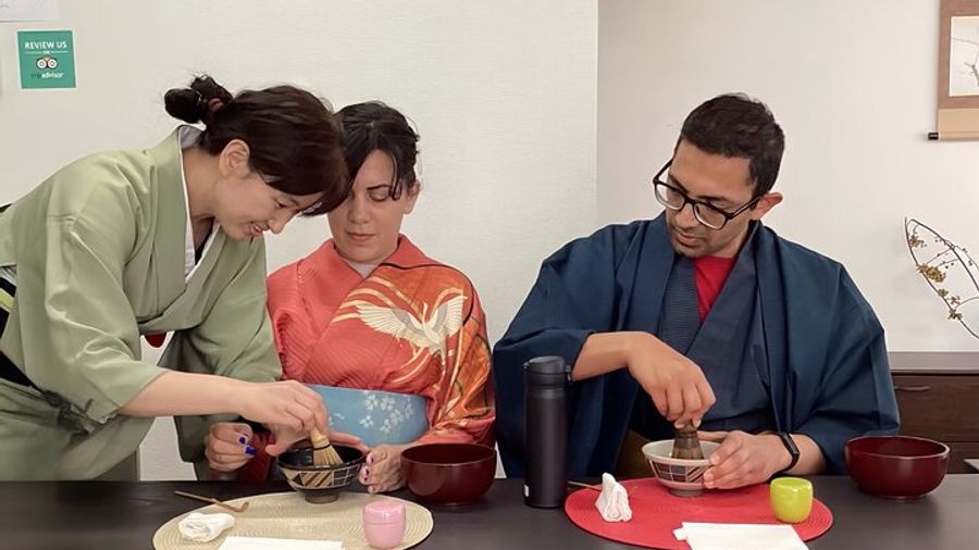 Tokyo Matcha Tea Ceremony With Kimono Rental and Sweets