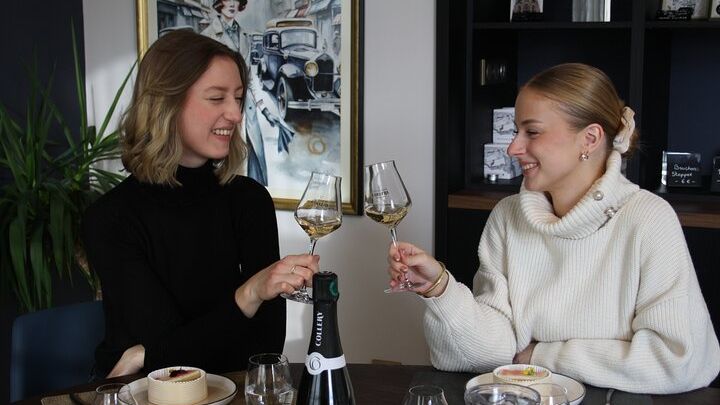 Champagne Tour from Reims: Veuve Cliquot, Winery Visit, Lunch