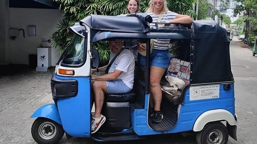 Private Colombo Half-Day City Tour by Tuk-Tuk