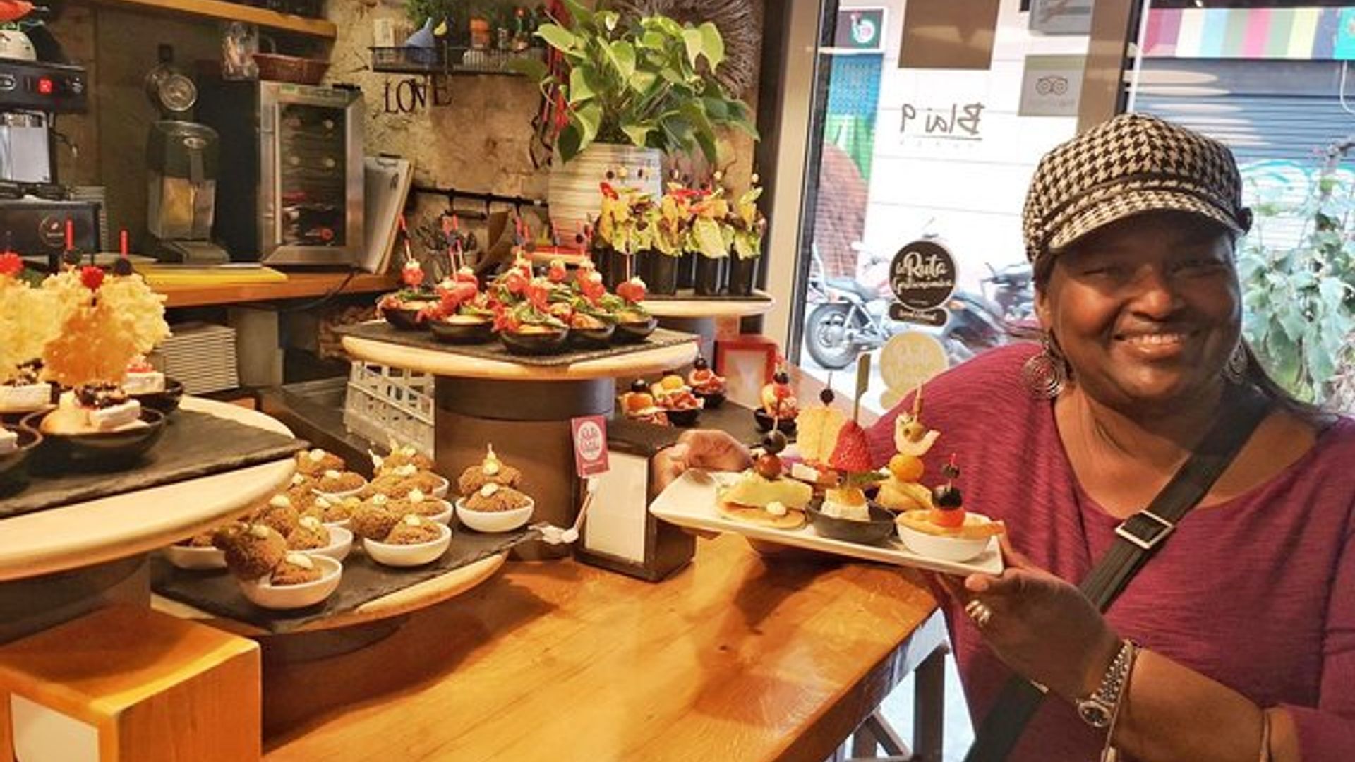 Barcelona Private Food Tour: Traditional Taverns & Tapas
